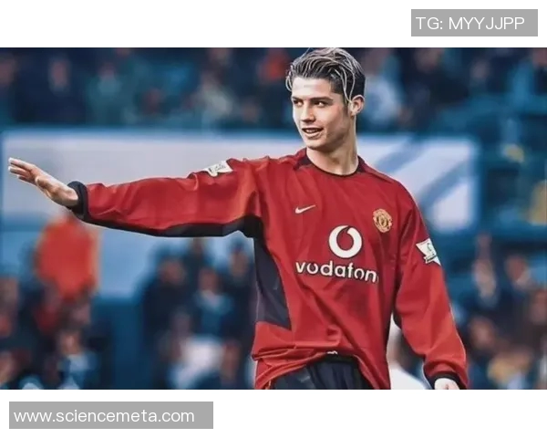 足球偶像的崛起与传奇人生探索:从青涩少年到全球巨星的心路历程