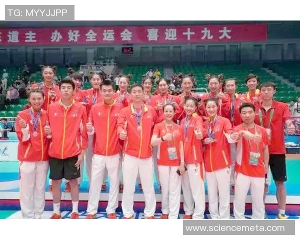 全运会特别报道：北京羽毛球队拼搏历程与荣耀瞬间的深度回顾